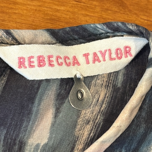 REBECCA TAYLOR SILK SHIRT ABSTRACT PRINT EUC SIZE 0 BACK ZIP SOLID SLEEVE LUX 🖤 - Picture 4 of 8
